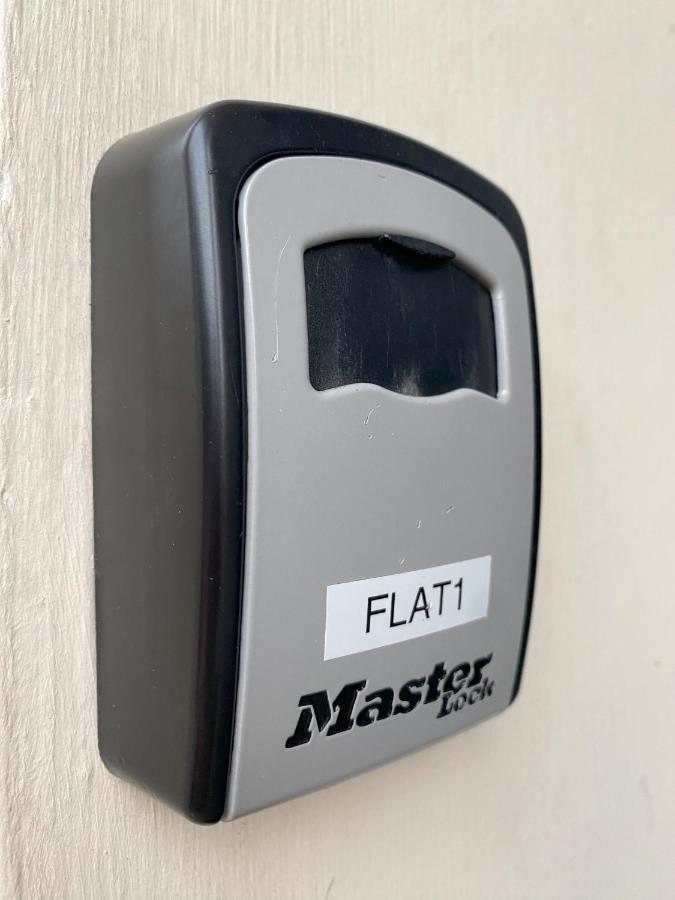 Mmr Flats Apartment คาร์ลไอเอิล ภายนอก รูปภาพ